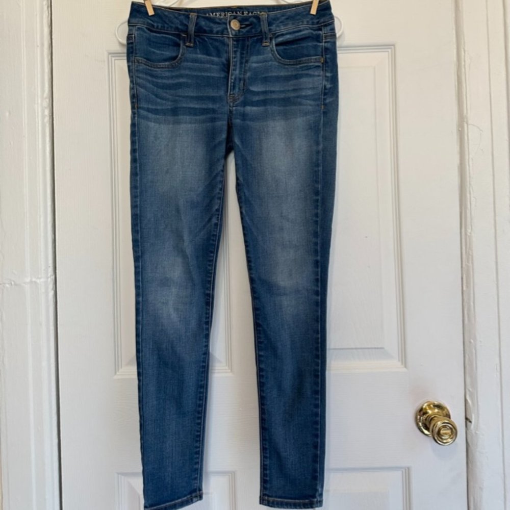 American Eagle Size 4 Super Stretch Skinny Jeans